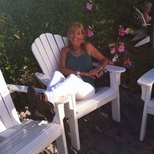 Meet your Posher, Ella